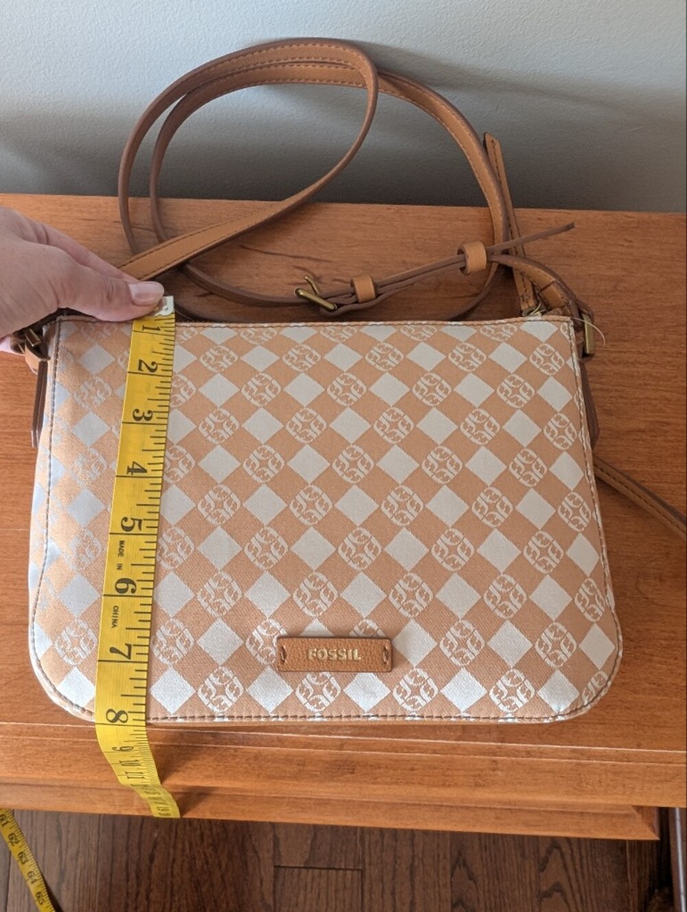 Fossil Women's Tan & White Patterned Crossbody Bag - Picture 8 of 9
